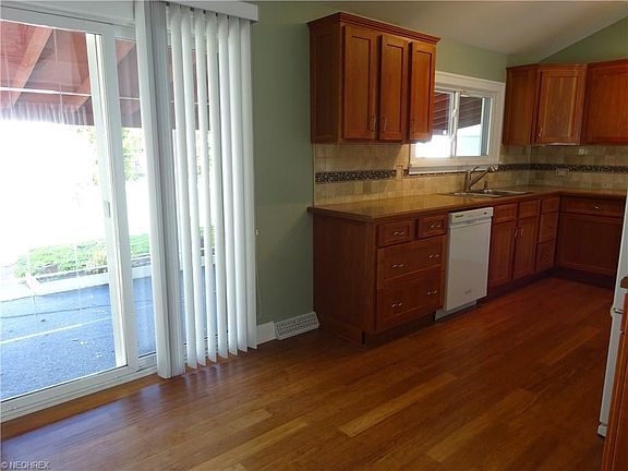 4th image of 13650 Donald Dr