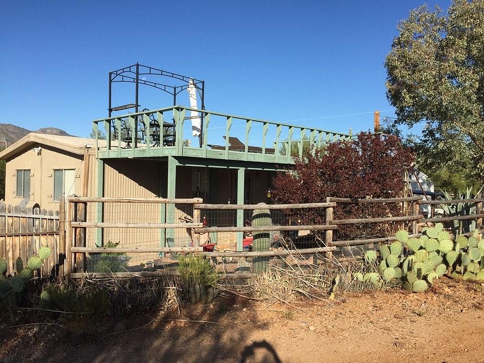 2 Bed/1.5 Bath Cabin