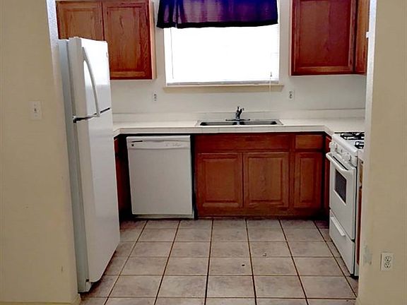 3rd image of 2925 Royal Knoll Dr