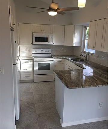 4th image of 4543 SW 15th Pl
