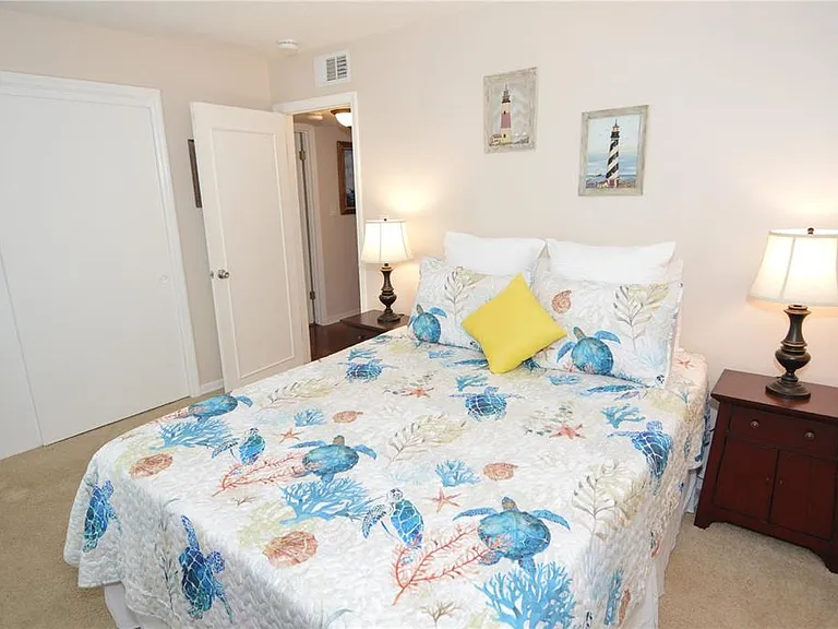 213 Seahorse Dr SE #B — Photo 36