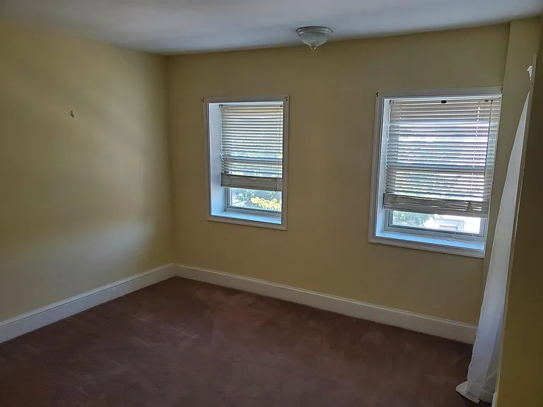 414 E Flora St — Photo 20
