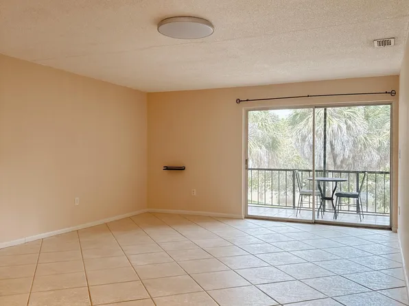 872 SW 9th Street Cir APT 201, Boca Raton, FL 33486