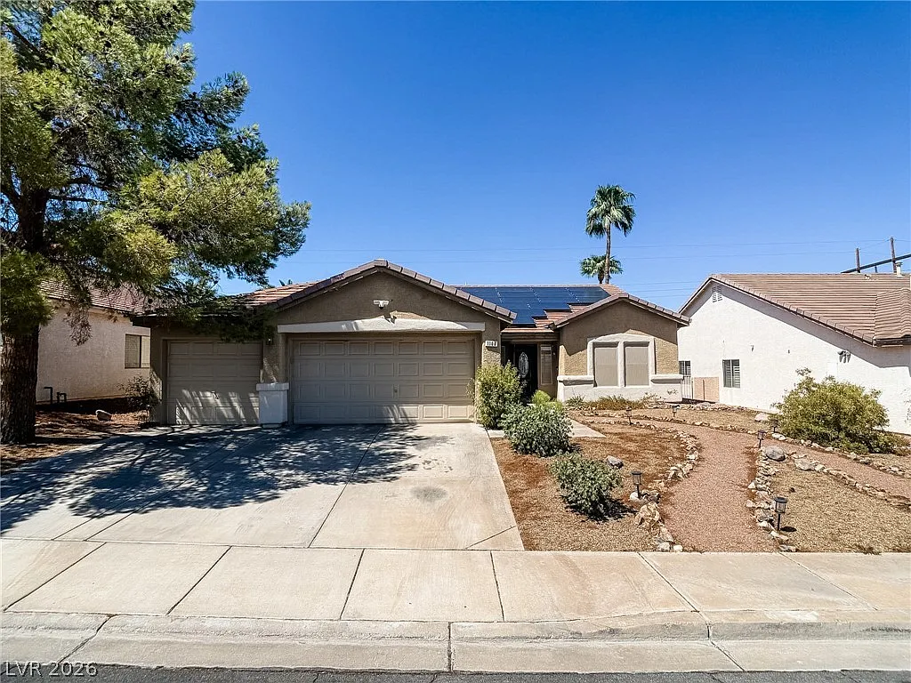4 bed, 2.0 bath, 1959 sqft, $2,950 — Photo 1