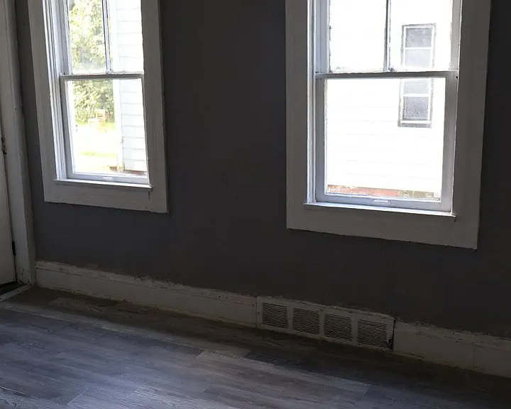 6812 Whitney Ave — Photo 3