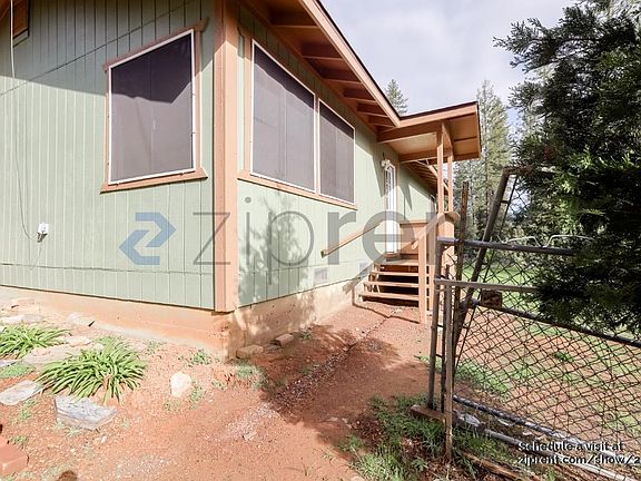 2nd image of 3692 Dogwood Ln