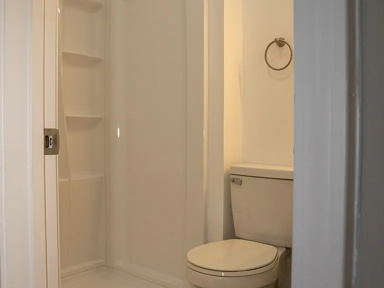 Newley renovated bathroom (1)