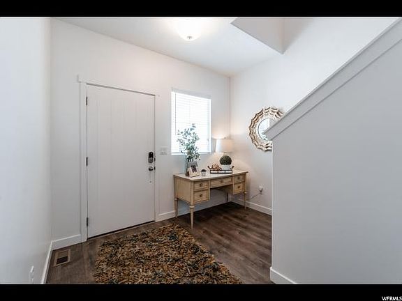 3rd image of 82 E Bluegrass Row