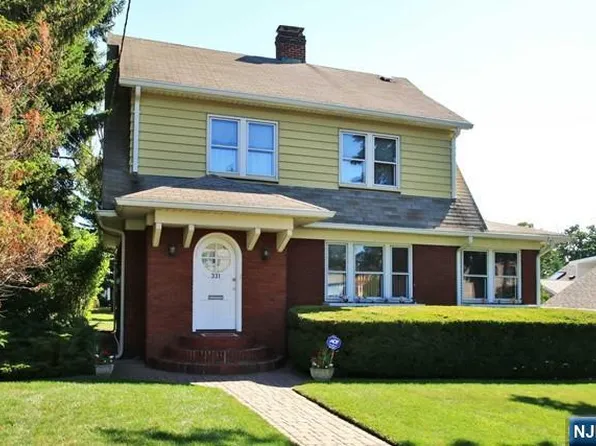 333 Henry St, Hasbrouck Heights, NJ 07604