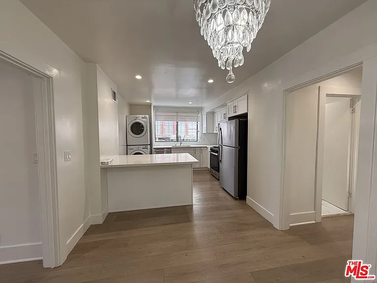 830 S Norton Ave — Photo 5