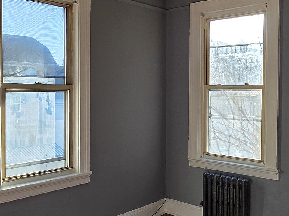 1st image of 225 Lembeck Ave #3