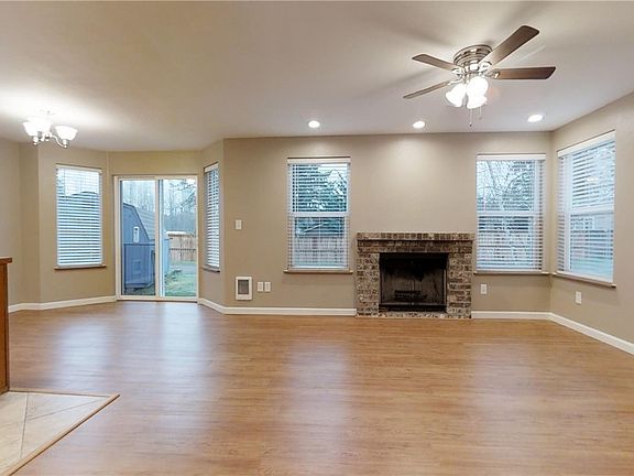 3rd image of 8514 109th St E