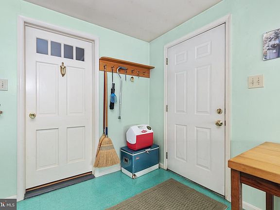 3rd image of 317 Vale Vista Dr