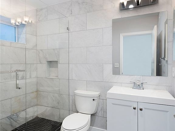 5th image of 12346 Laurel Terrace Dr