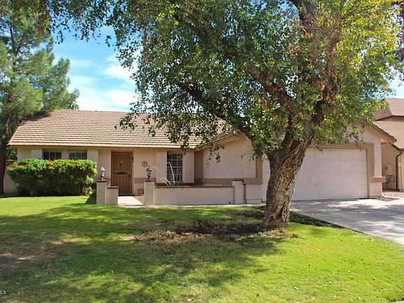 2nd image of 965 N Salem Cir