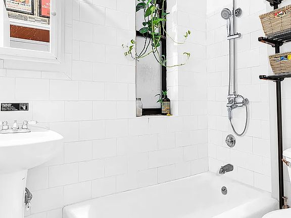 4th image of 346 W 56th St APT 1A