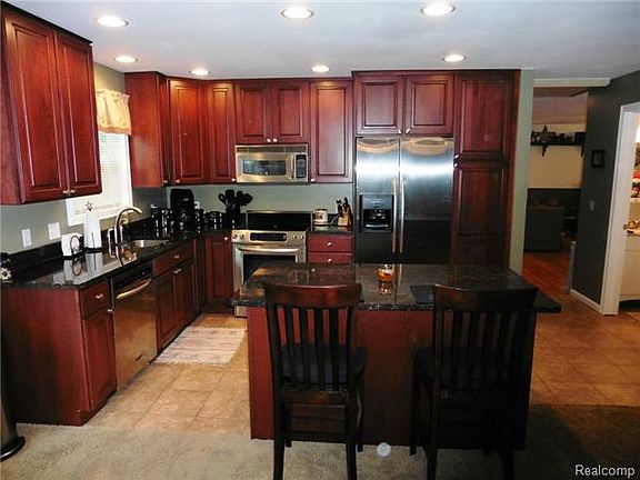 4th image of 6259 Meyer Ave