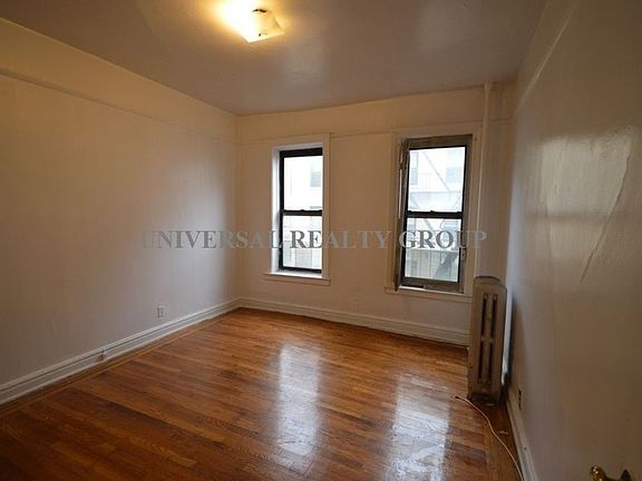 4th image of 3036 34th St APT 2E