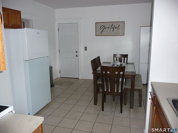 3rd image of 1045 Campbell Avenue