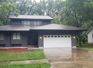 3425 Bluff Rd, Springfield, IL 62711