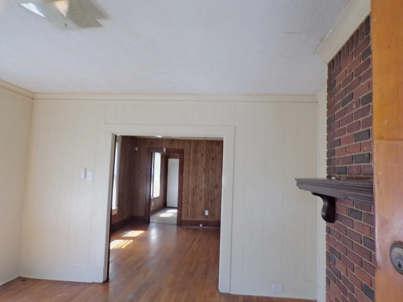 3 bed, 1.0 bath, 1260 sqft, $1,000 — Photo 4
