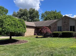 21225 Parklane Rd, Farmington Hills, MI 48335
