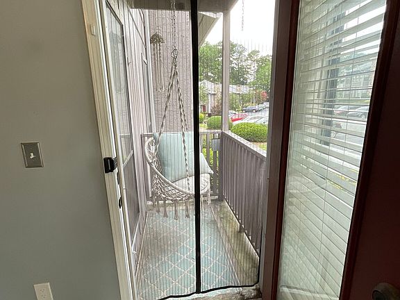 4th image of 3969 Woodridge Way