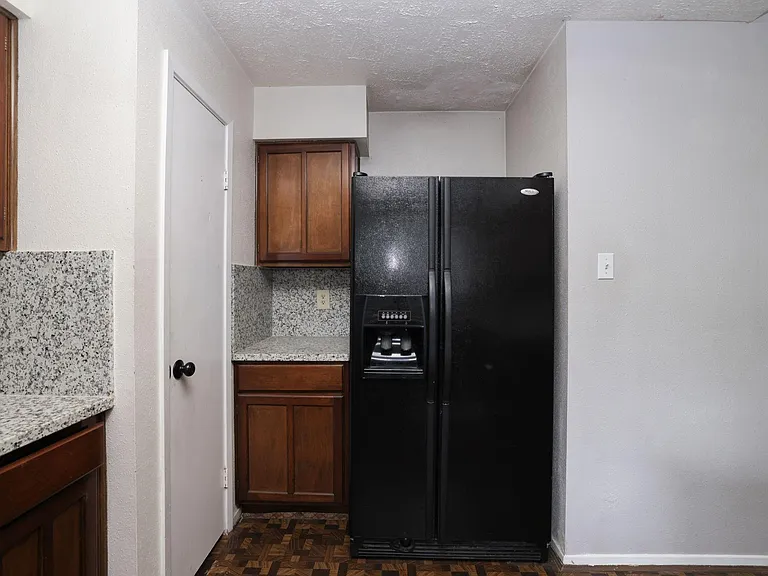 4623 Whispering Rock Ln — Photo 17
