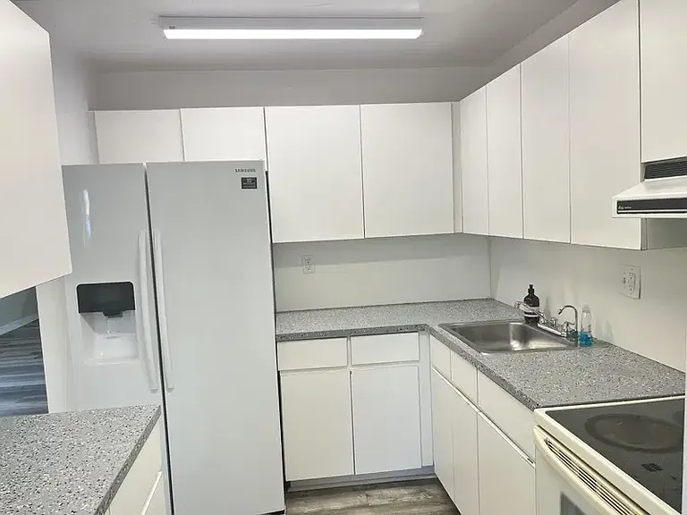9503 SW 88th Ter #2 — Photo 3