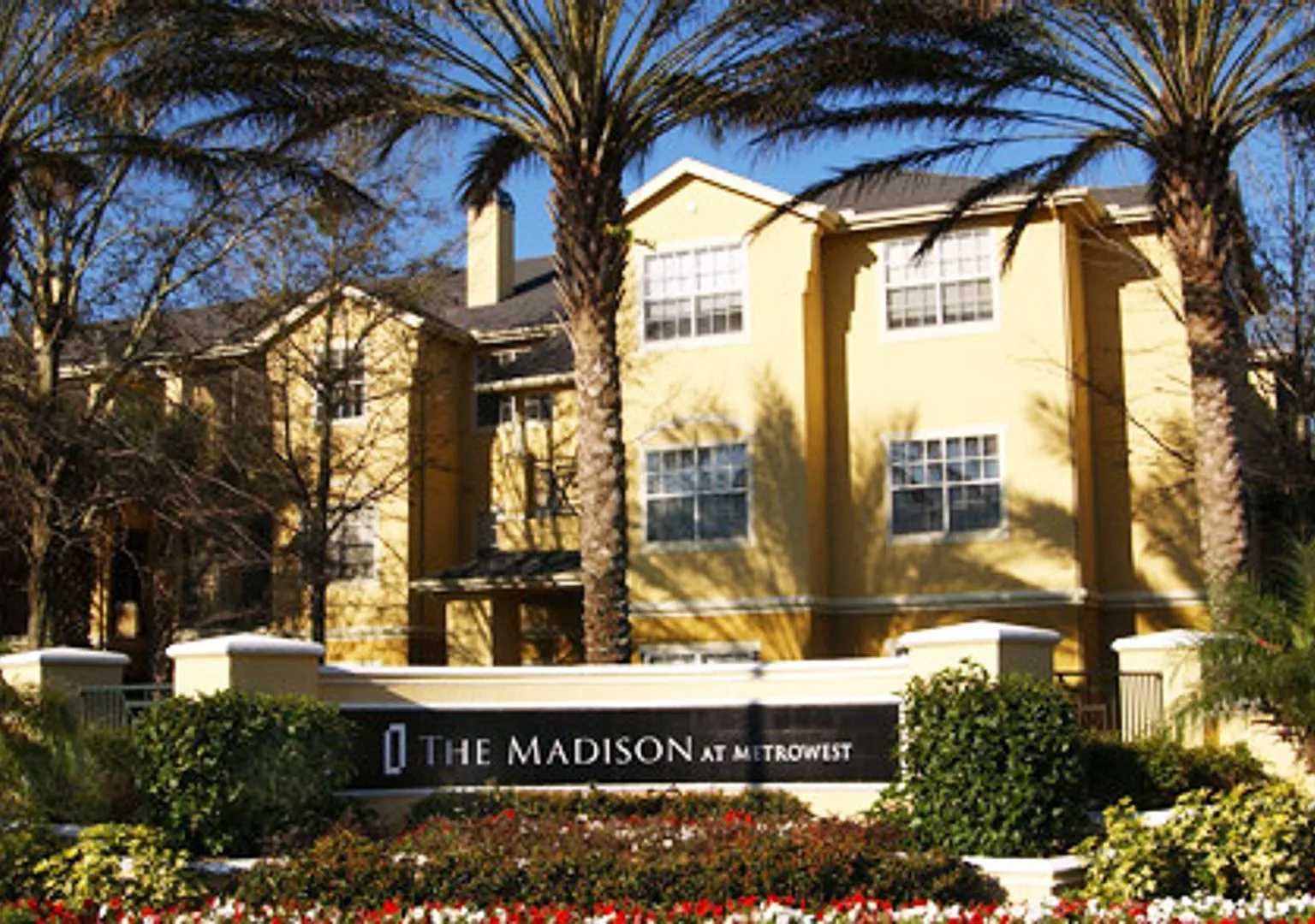 Beautiful 2BR Condo in Prime Orlando Location ~ No carpet! — Photo 2