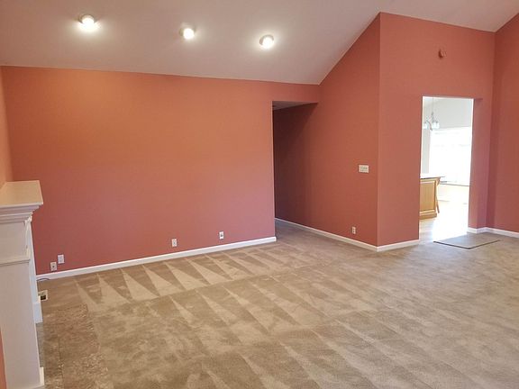 4th image of 3067 South Ct