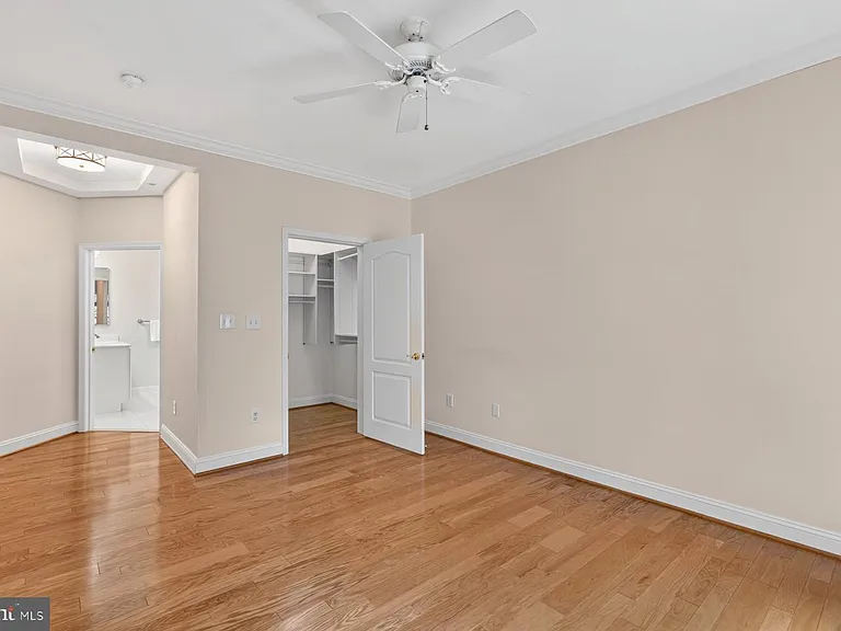 2111 Ganton Grn #208E — Photo 17