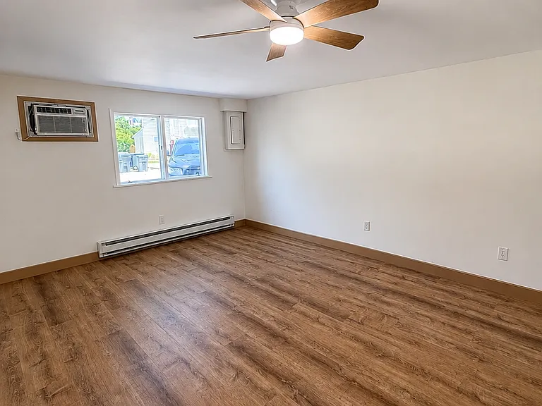 704 Mount Pl #1 — Photo 5