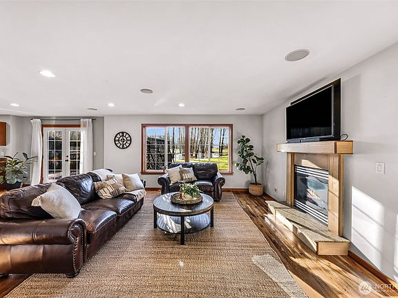 4th image of 3395 Mack Road