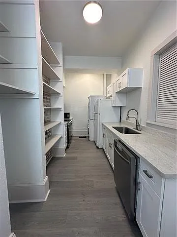 3 bed, 1.5 bath, 1200 sqft, $2,950 — Photo 3