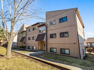 55 Vail Colony APT 6, Fox Lake, IL 60020