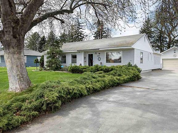 3rd image of 1401 Cottonwood Dr
