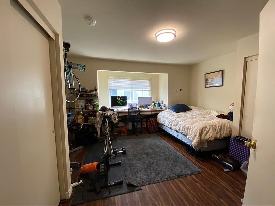 2nd image of 2816 Menlo Ave