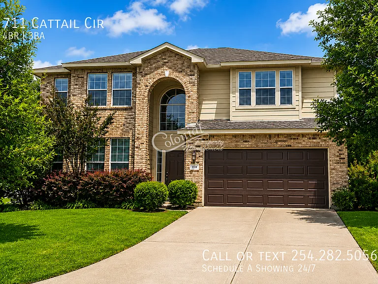 711 Cattail Cir — Photo 1