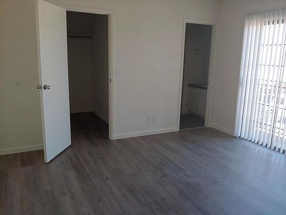 2nd image of 435 Anna Cir