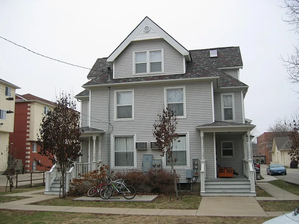 533 S Van Buren St #1