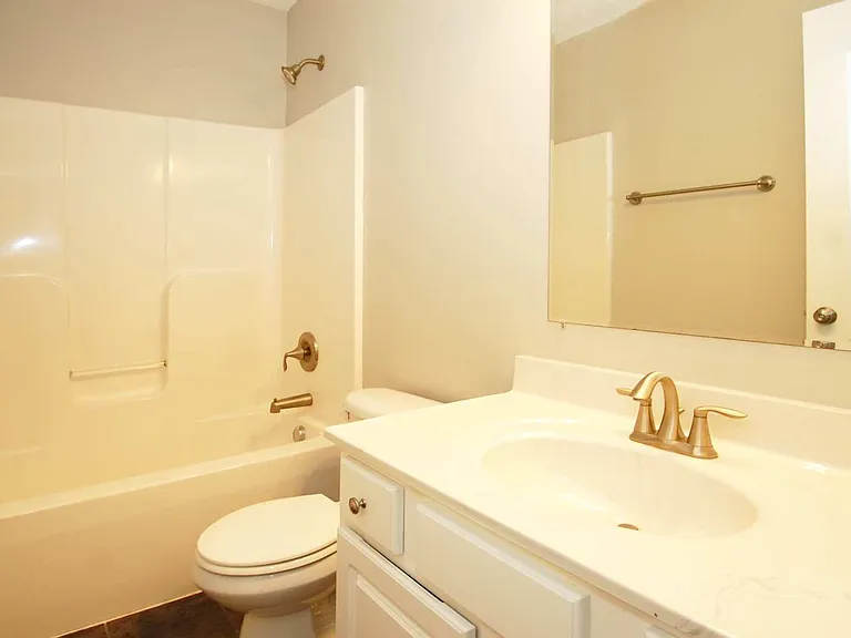 100 Capstone Dr #3 — Photo 9