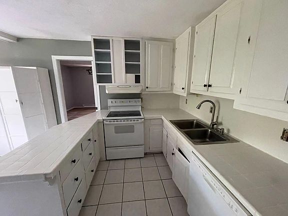 5th image of 3004 Leasa Ct