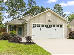 107 Holly Tree Ln, Hampstead, NC 28443
