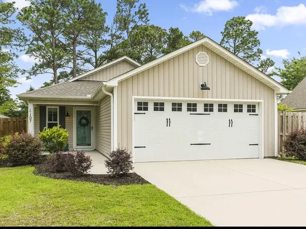 107 Holly Tree Ln, Hampstead, NC 28443
