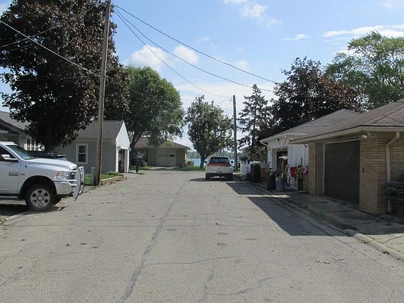 5th image of 141 Loretta St