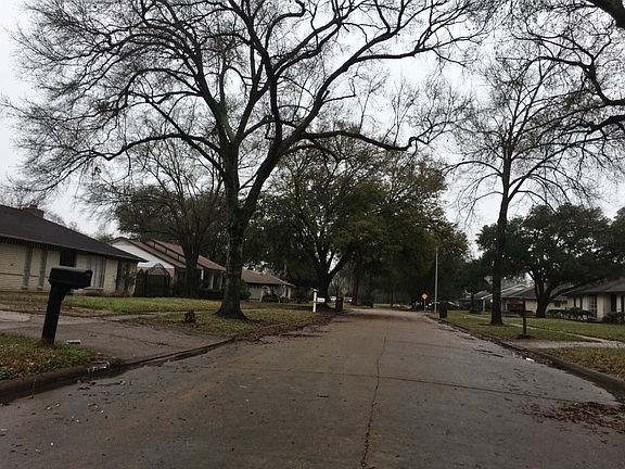4th image of 14839 McLeod Dr
