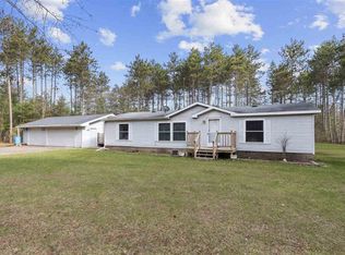 E1694 Pine Ln, Waupaca, WI 54981