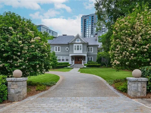 210 Peachtree Cir NE, Atlanta, GA 30309
