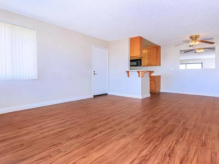 Windsong Apartments — Photo 8